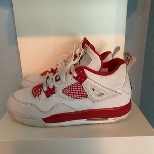 Retro Jordan 4